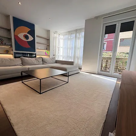 Center Apartment *