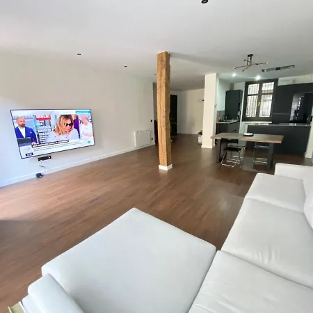 Center Διαμέρισμα *